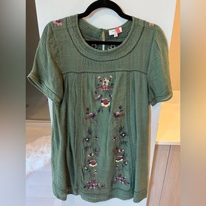 Green woven gauze embroidered dress. Size medium